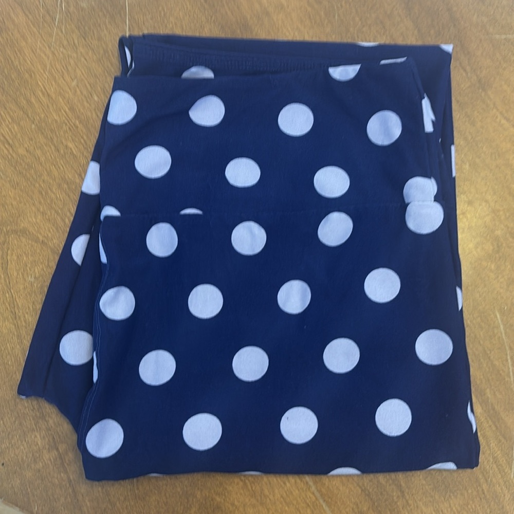 LuLaRoe leggings in excellent condition size TC Purple with Lavender dots